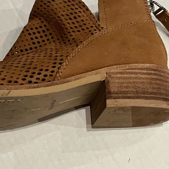 Dolce Vita booties rich chocolate brown color perforated 6.5 padded footbed - Picture 10 of 11